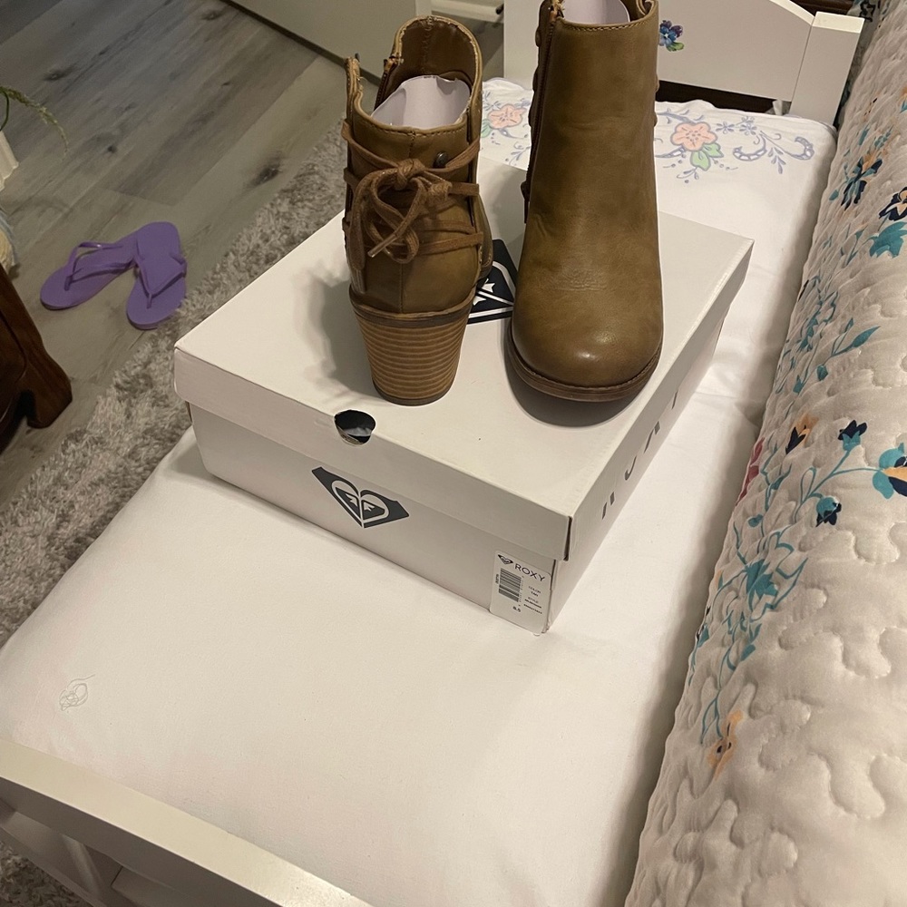 Shoes - Picture 2 of 2